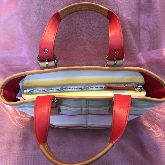 Striped Coach purse - Picture 4 of 7